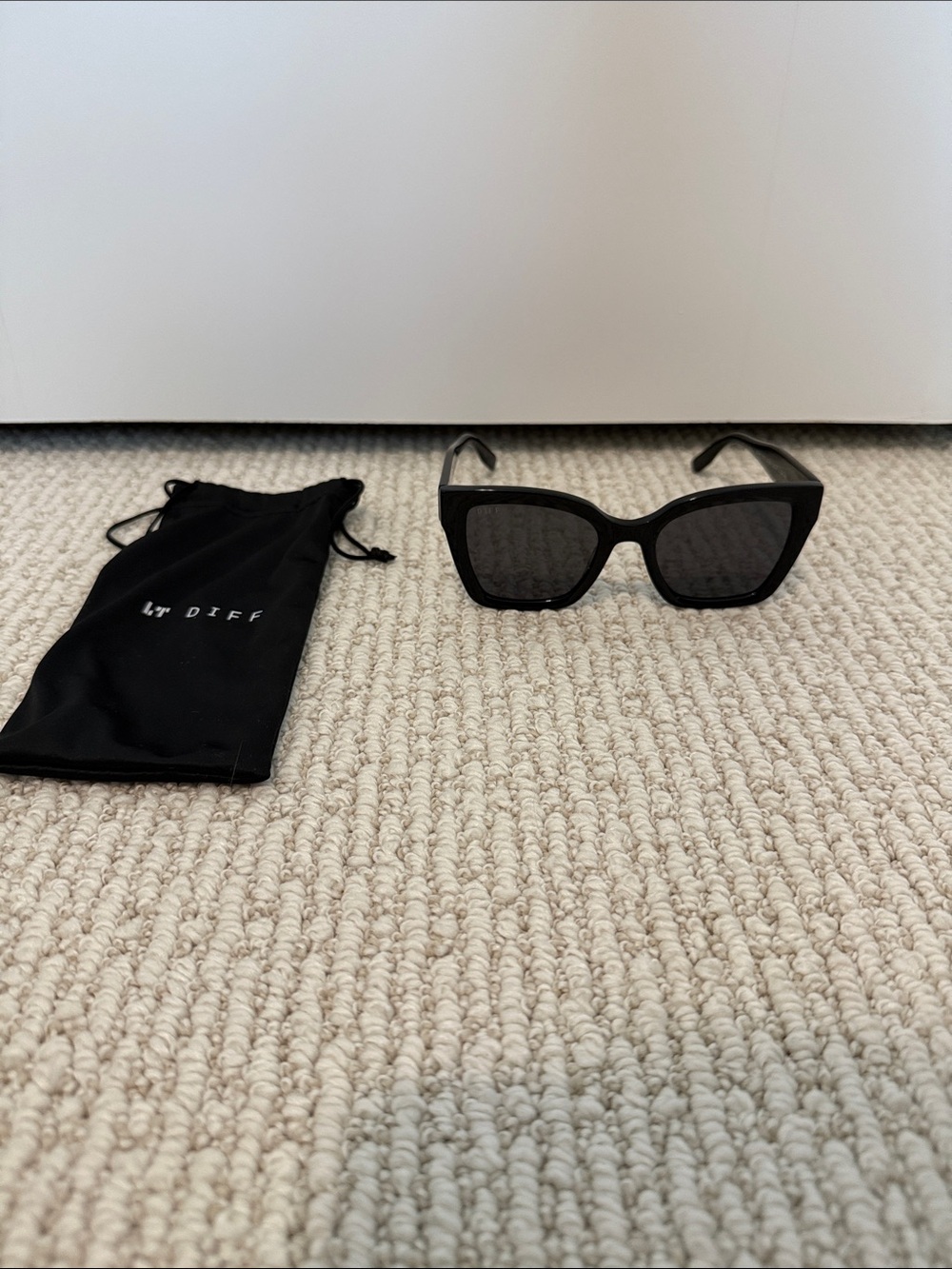 DIFF Black Cat-Eye Sunglasses